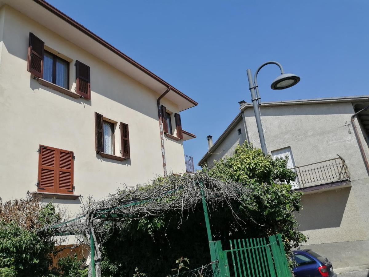 Mille papaveri rossi Casa di Angela Serravalle di Chienti Esterno foto