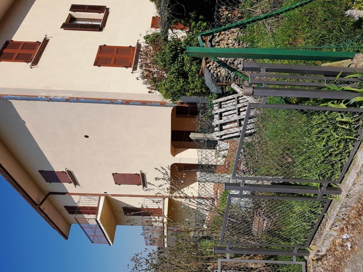 Mille papaveri rossi Casa di Angela Serravalle di Chienti Esterno foto
