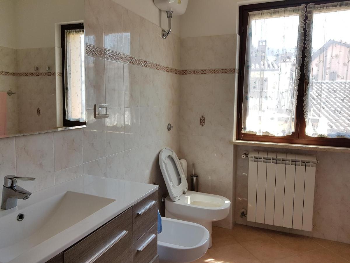 Mille papaveri rossi Casa di Angela Serravalle di Chienti Esterno foto