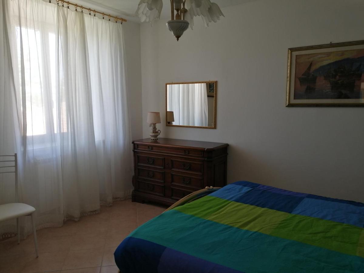 Mille papaveri rossi Casa di Angela Serravalle di Chienti Esterno foto